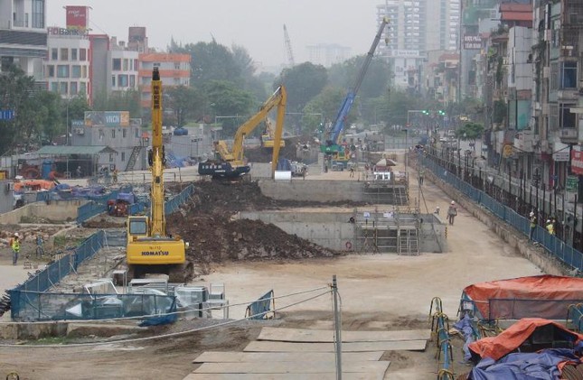 Vì sao nhà thầu nước ngoài dừng thi công ga ngầm metro Nhổn - ga Hà Nội? - Ảnh 1.