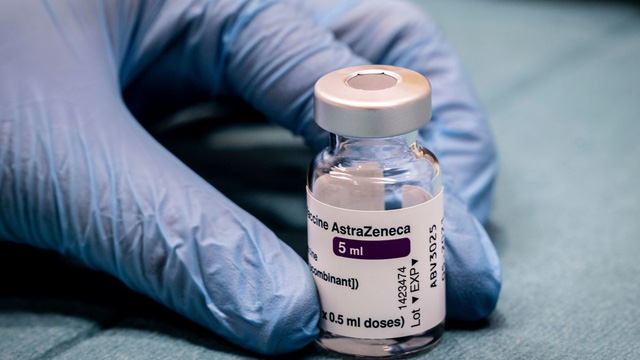 AstraZeneca sắp sản xuất loại vaccine Covid-19 với giá rẻ hơn - Ảnh 1.