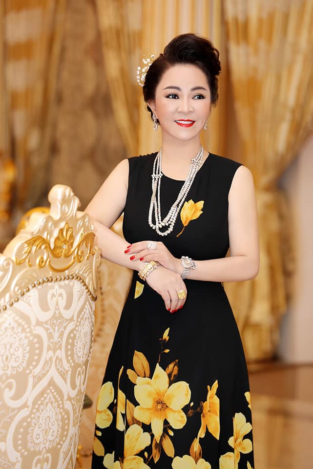 Sở hữu BST kim cương triệu đô, CEO Nguyễn Phương Hằng lái xe gì cho xứng với đẳng cấp thượng lưu?  - Ảnh 1.