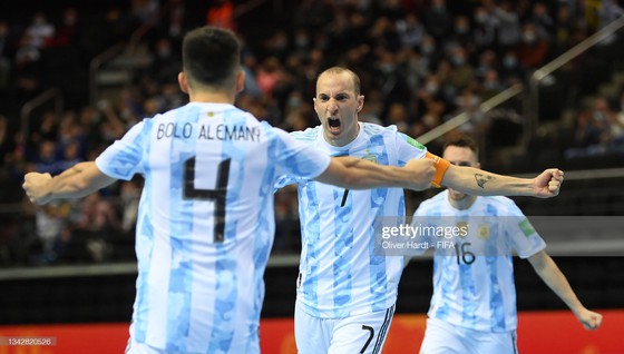 Bán kết Futsal World Cup 2021: Brazil có trả giúp sân lớn ‘món nợ’ trước Argentina? - Ảnh 2.