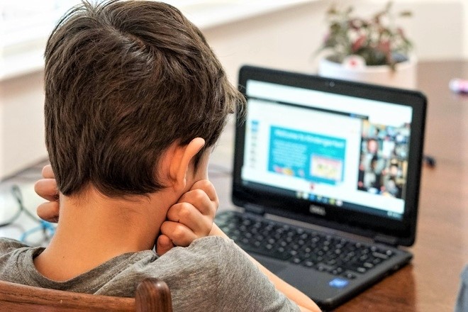 Chuyên gia chỉ cách giải tỏa áp lực, giúp trẻ hứng thú với học online kéo dài - Ảnh 2.