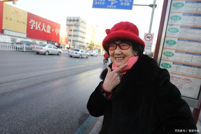 Bà lão HUYỀN THOẠI nhất Trung Quốc: 18 năm ngồi tù, chồng bỏ con mất, 71 tuổi ra tù làm nhân viên dọn nhà vệ sinh, lội ngược dòng trở thành tỷ phú ở tuổi 81 - Ảnh 7.