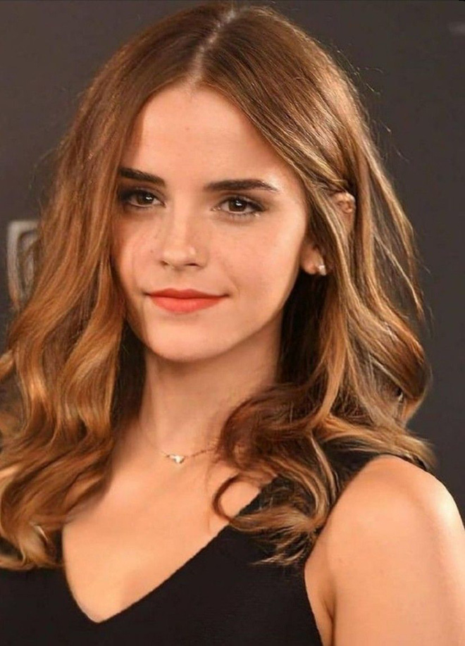 Không nhận ra Hermione Emma Watson ngày nào: Đi phi cơ riêng nhưng ngoại hình già xọm kém sắc đến ngỡ ngàng - Ảnh 7.