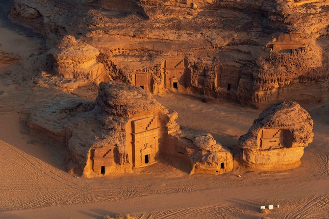Khám phá bí mật về thành phố bị nguyền rủa giữa lòng sa mạc Saudi Arabia - Ảnh 3.