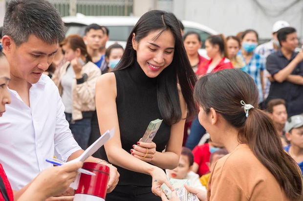 Netizen soi Thuỷ Tiên sử dụng 3 số tài khoản ngân hàng kêu gọi từ thiện nhưng chỉ sao kê 1, thực hư là gì? - Ảnh 5.