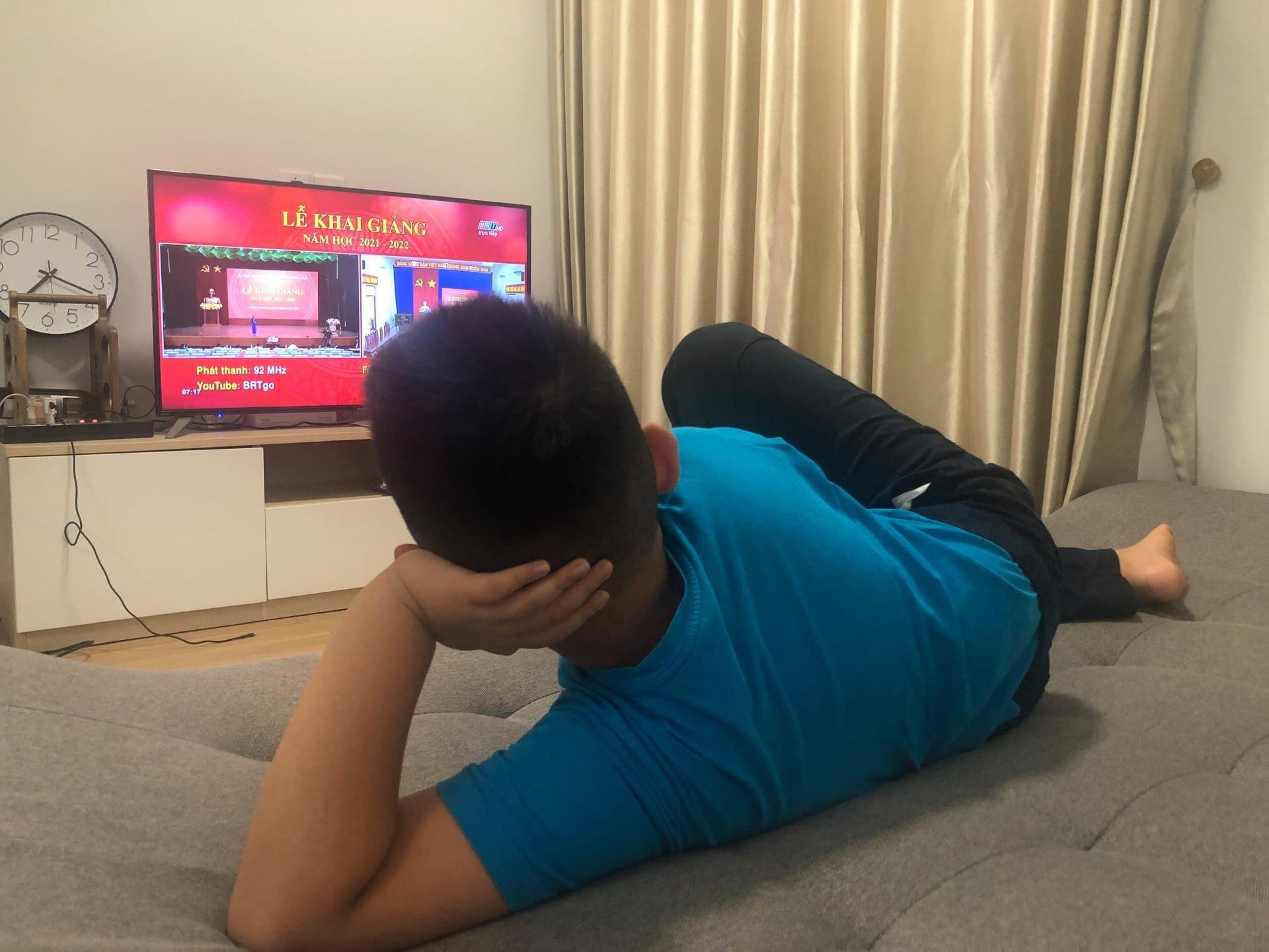 Những hình ảnh đặc biệt trong buổi lễ khai giảng online 5/9: Khoảnh khắc không bao giờ quên - Ảnh 11. Những hình ảnh đặc biệt trong buổi lễ khai giảng online 5/9: Khoảnh khắc không bao giờ quên - Ảnh 11.