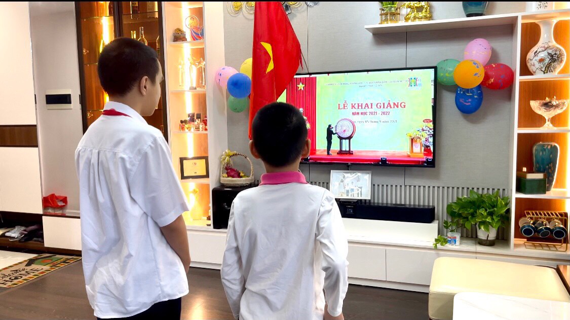 Những hình ảnh đặc biệt trong buổi lễ khai giảng online 5/9: Khoảnh khắc không bao giờ quên - Ảnh 1. Những hình ảnh đặc biệt trong buổi lễ khai giảng online 5/9: Khoảnh khắc không bao giờ quên - Ảnh 1.