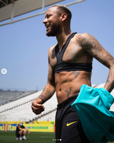 Neymar đăng ảnh cởi trần tập luyện để chứng minh không béo bụng - Ảnh 4.