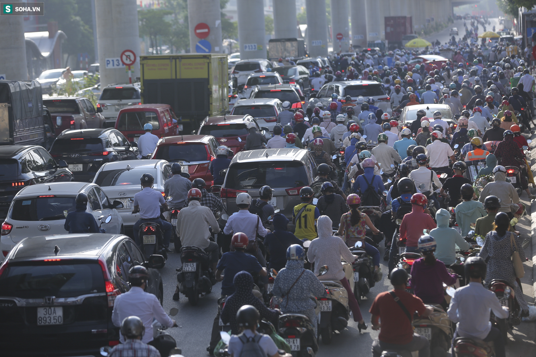 Hà Nội: Sáng đầu tuần, một chốt kiểm dịch ùn ứ nghiêm trọng - Ảnh 12.