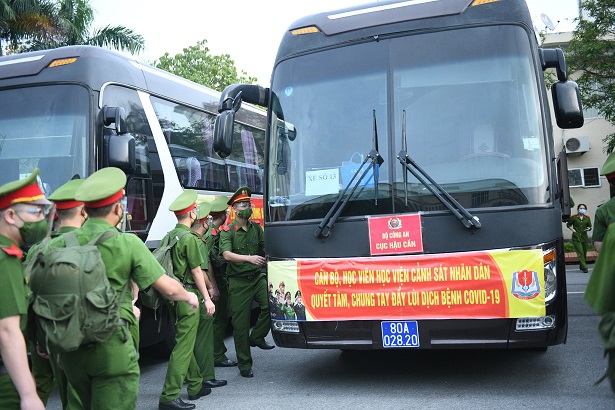 650 cán bộ, học viên Học viện Cảnh sát nhân dân vào Nam chống dịch - Ảnh 2.