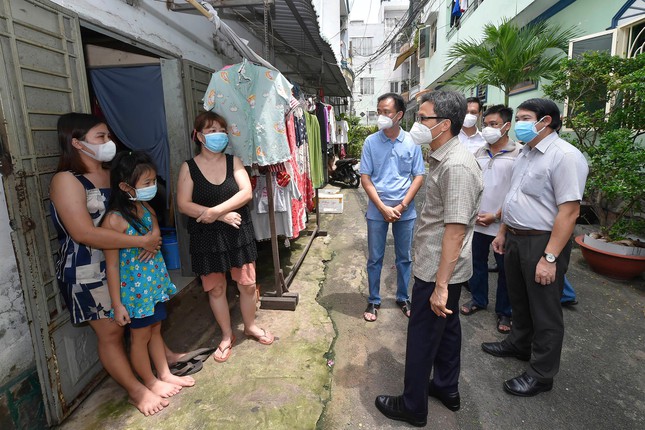 Phó Thủ tướng Vũ Đức Đam: Vẫn ‘ai ở đâu ở yên đó’ như vùng đỏ, thì vùng xanh để làm gì? - Ảnh 2.