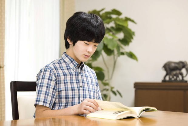 Hoàng tử bé Nhật Bản gây đốn tim vì siêu dễ thương ngày nào đã bước sang tuổi 15, liệu có “dậy thì thành công” như mong đợi? - Ảnh 1.