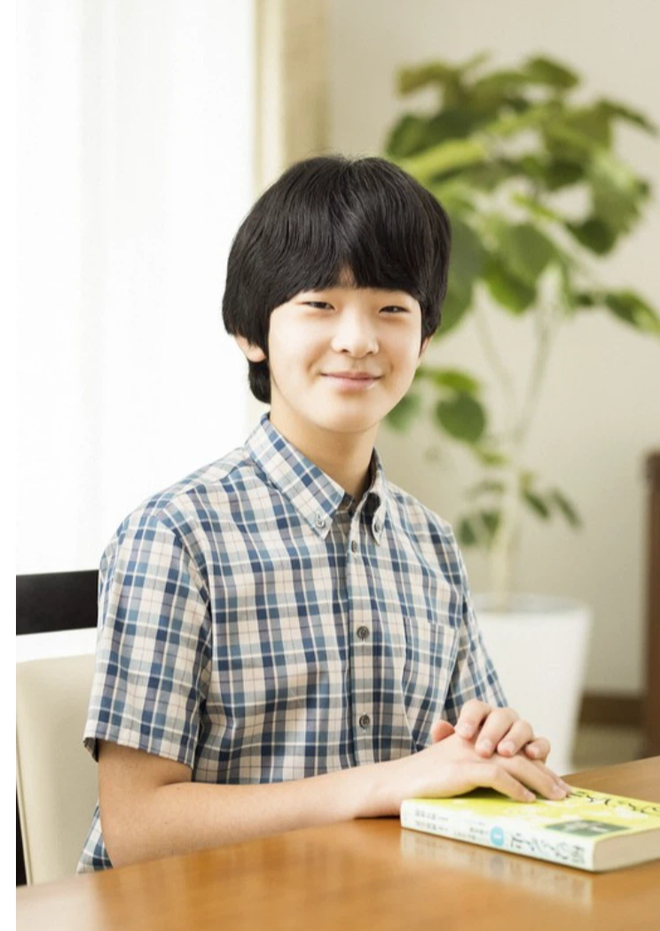 Hoàng tử bé Nhật Bản gây đốn tim vì siêu dễ thương ngày nào đã bước sang tuổi 15, liệu có “dậy thì thành công” như mong đợi? - Ảnh 2.