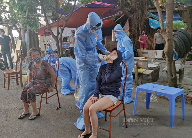 Hà Nội: Chủ tịch Đống Đa chỉ đạo kiểm tra nhân viên y tế “quên” sát khuẩn - Ảnh 3.