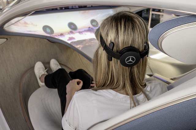 Mercedes-Benz giới thiệu ô tô đọc sóng não: Chủ xe tương lai đổi bài hát chỉ cần ngồi yên nghĩ trong đầu như giáo sư X - Ảnh 4.