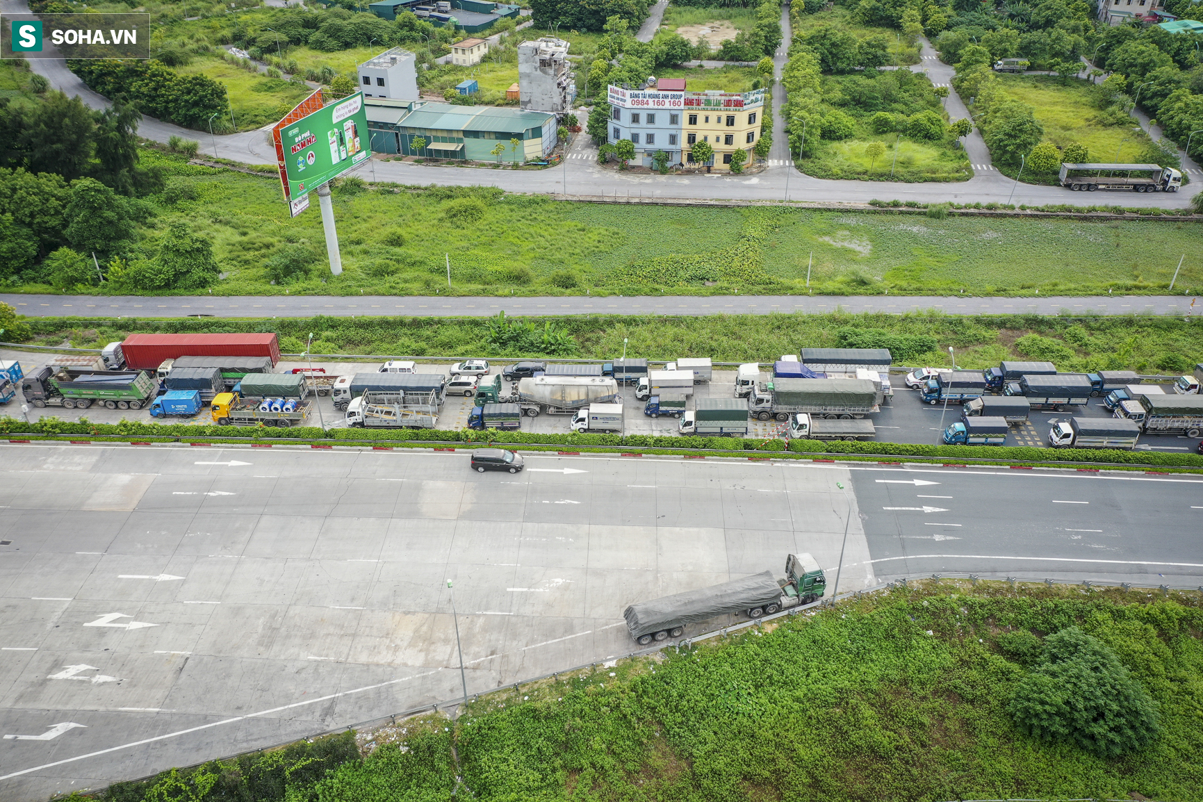 Hà Nội: Hàng xe nối đuôi nhau kéo dài hơn 1 km chờ qua chốt buộc CSGT phải xả trạm - Ảnh 13.