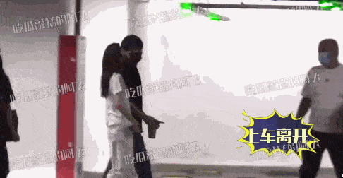 Sau 5 năm phá vỡ hạnh phúc gia đình Dương Mịch, tiểu tam Vương Âu lại lộ ảnh đi khách sạn với tình trẻ - Ảnh 4. Sau 5 năm phá vỡ hạnh phúc gia đình Dương Mịch, tiểu tam Vương Âu lại lộ ảnh đi khách sạn với tình trẻ - Ảnh 4.