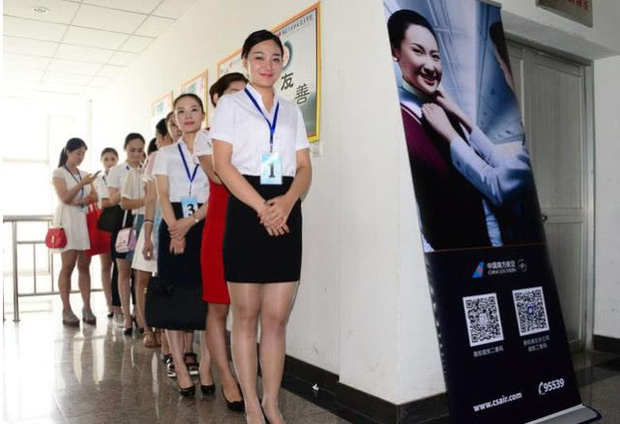 Phỏng vấn: Làm sao để bán 1 chai nước suối giá 700 nghìn?, cô gái quả quyết bán được 3 chai với cách này, ngay lập tức được mời đi làm! - Ảnh 3. Phỏng vấn: Làm sao để bán 1 chai nước suối giá 700 nghìn?, cô gái quả quyết bán được 3 chai với cách này, ngay lập tức được mời đi làm! - Ảnh 3.