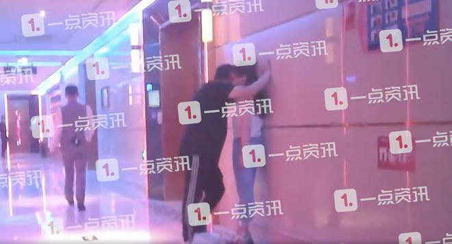 Cbiz 2021 rối ren vì loạt vụ ly hôn: Trịnh Sảng và Triệu Lệ Dĩnh toang với 1001 cú twist, Đồng Lệ Á - Đại S được ủng hộ rần rần - Ảnh 24. Cbiz 2021 rối ren vì loạt vụ ly hôn: Trịnh Sảng và Triệu Lệ Dĩnh toang với 1001 cú twist, Đồng Lệ Á - Đại S được ủng hộ rần rần - Ảnh 24.