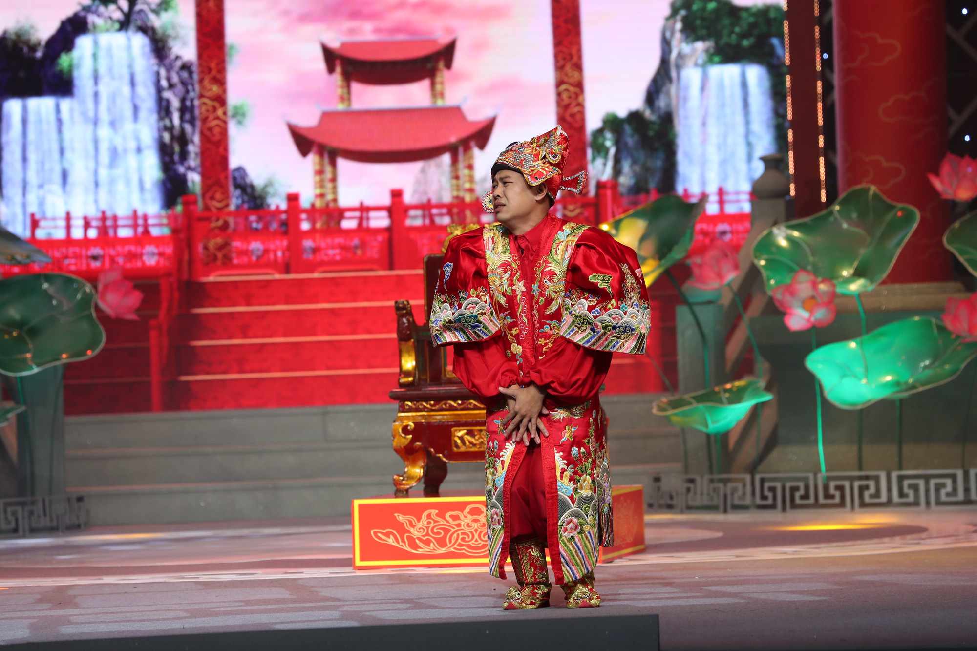 Bất ngờ về Táo quân 2022: Ngọc Hoàng say sưa chơi đàn ngay trên sân chầu, có nhiều Táo mới - Ảnh 2. Bất ngờ về Táo quân 2022: Ngọc Hoàng say sưa chơi đàn ngay trên sân chầu, có nhiều Táo mới - Ảnh 2.