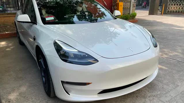 Vừa nộp trước bạ gần 300 triệu đồng, chủ xe Tesla Model 3 tại Việt Nam ngậm ngùi khi biết tin sắp miễn 100% trước bạ  - Ảnh 1.