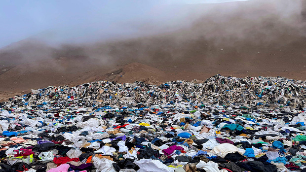 Bãi rác quần áo của thế giới: Mặt trái của thời trang nhanh siêu lợi nhuận và cái giá phải trả dành cho hành tinh này - Ảnh 3.