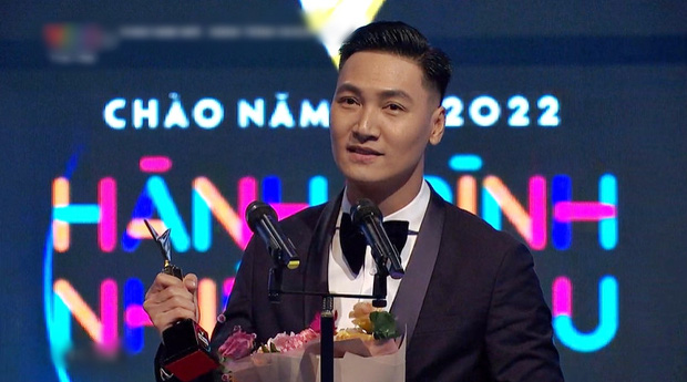 VTV Awards 2021: Hương Vị Tình Thân thắng lớn, Mạnh Trường - Hồng Diễm được vinh danh - Ảnh 3.