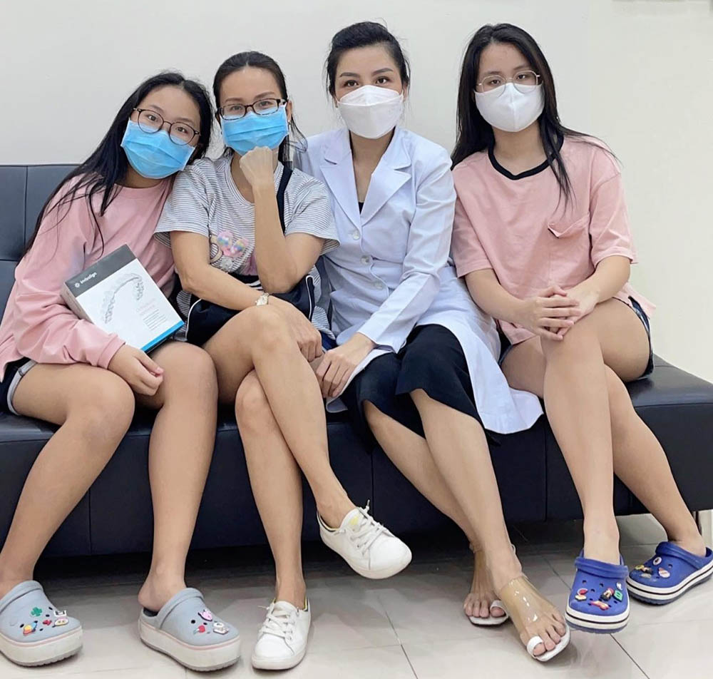 Dàn sao bất ngờ trước dung mạo của vợ cũ cố ca sĩ Vân Quang Long - Ảnh 5.