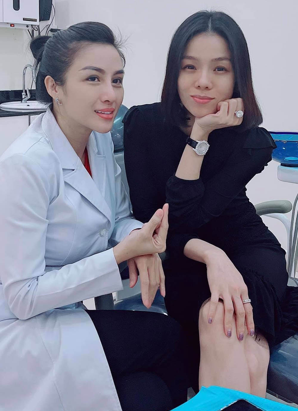 Dàn sao bất ngờ trước dung mạo của vợ cũ cố ca sĩ Vân Quang Long - Ảnh 6.