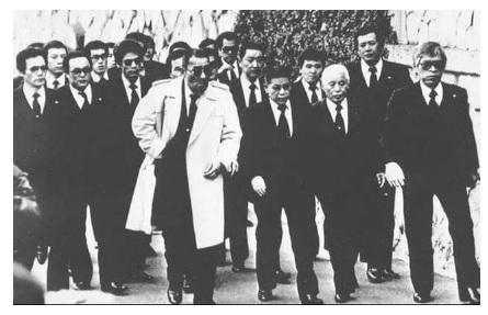 Vén màn đại ca giang hồ Hồng Kông dạy võ cho trùm mafia, đấu “trên cơ” Lý Tiểu Long - Ảnh 6.