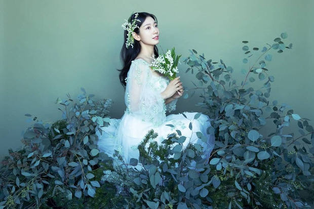  HOT: Công bố ảnh cưới của Park Shin Hye và chồng kém tuổi trước giờ G, cô dâu bầu bí diện váy cưới đẹp quá trời ơi! - Ảnh 4.