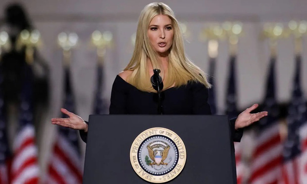 Tròn 1 năm hậu Nhà Trắng, hai tiểu thư nhà Trump có cuộc sống thay đổi hoàn toàn: Nữ thần Ivanka như biến thành người khác - Ảnh 1.