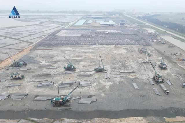 Cận cảnh nhà máy VinFast Vũng Áng - Hà Tĩnh: Đại công trường 2.000ha đã bắt đầu khởi công - Ảnh 7.