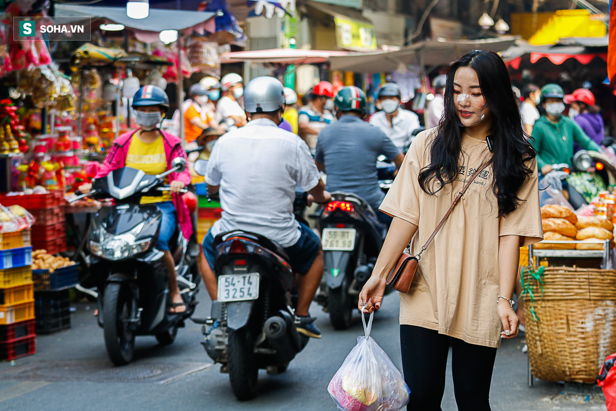 Cùng hot TikToker Hỷ Khí Dương Dương chuẩn bị Tết Nguyên Đán chuẩn người Hoa ở Sài Gòn - Ảnh 6.