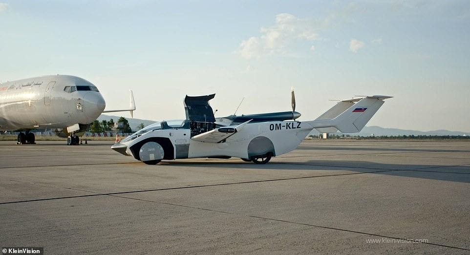 Ô tô bay không còn là truyện viễn tưởng: Chiếc AirCar này có thể cất cánh trong 3 phút - Ảnh 8.