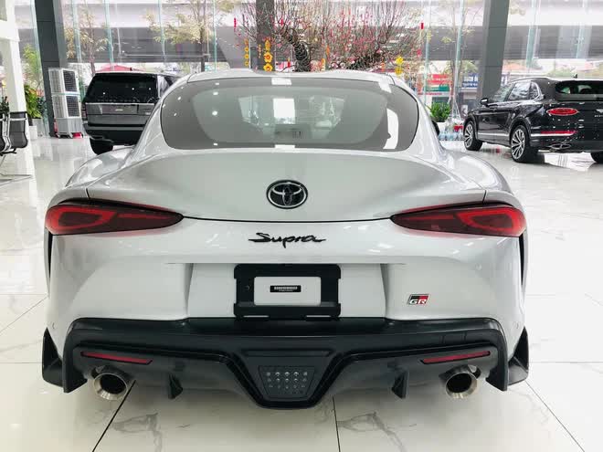 Toyota Supra 2021 đã về đại lý với ngoại thất bóng bẩy, hé lộ nguyên nhân bị bỏ rơi suốt nhiều tháng - Ảnh 4.