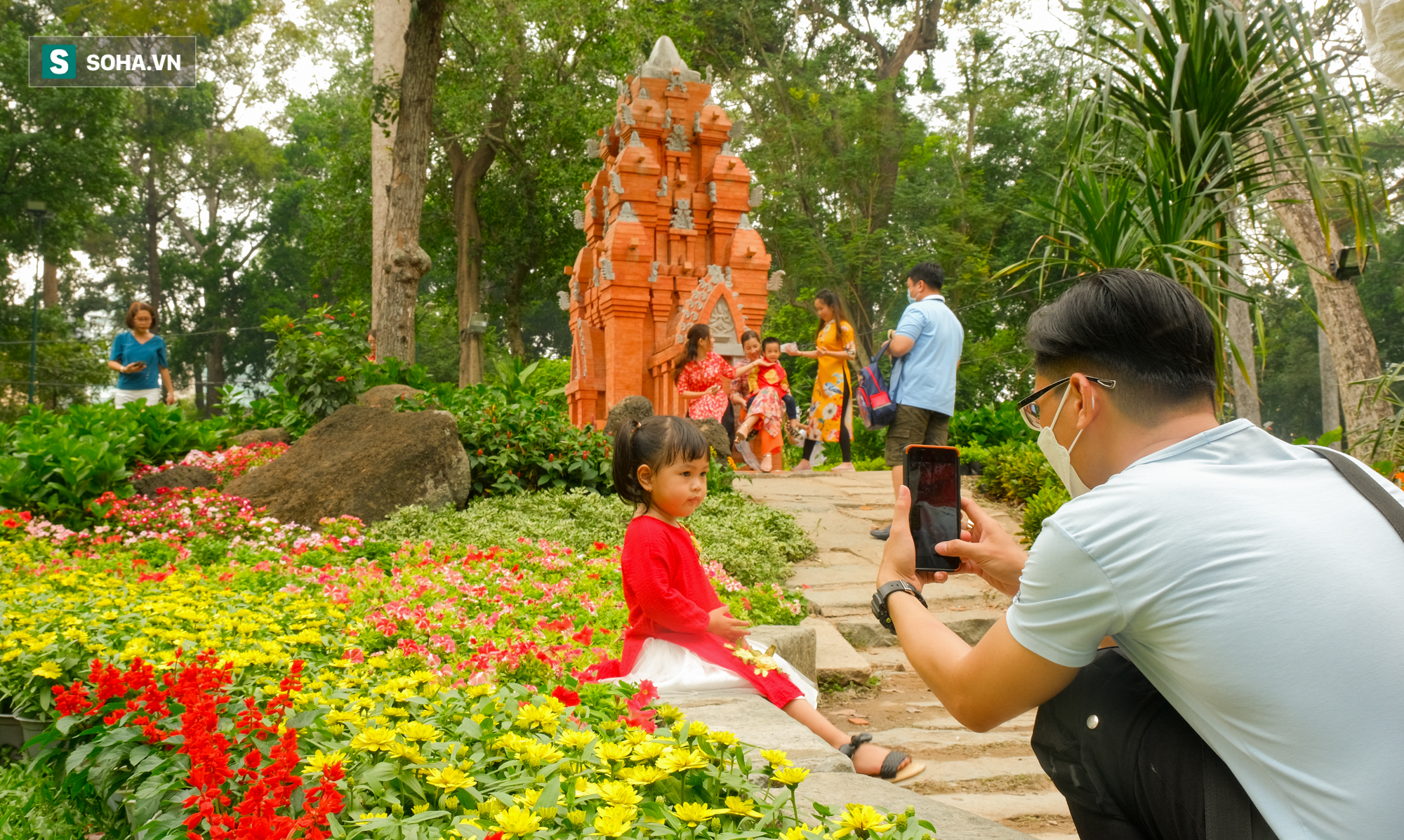 Dòng người háo hức lên đồ chơi Tết ở Hội hoa xuân Tao Đàn, nhiếp ảnh gia kín lịch chụp - Ảnh 11.