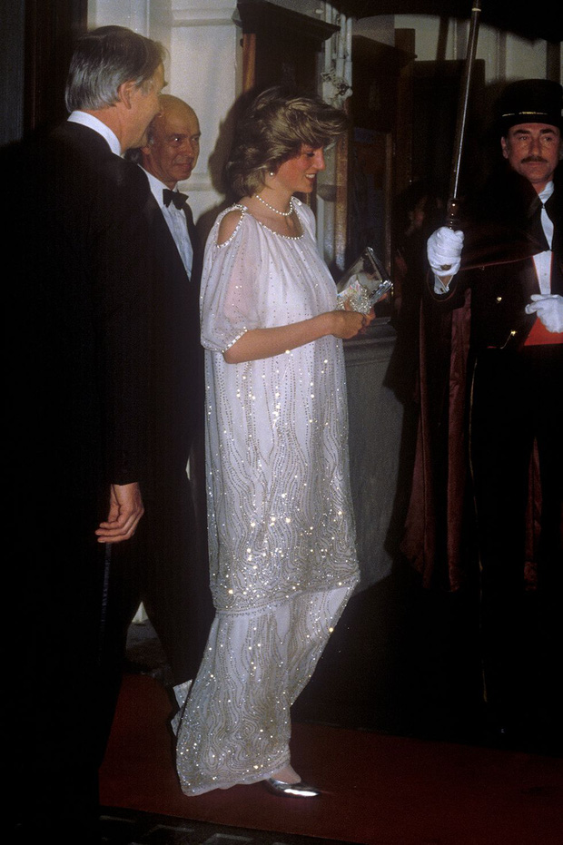 Loạt ảnh bầu bí vẫn lộng lẫy như nữ thần của Công nương Diana, bảo sao được mệnh danh là mỹ nhân hoàng gia đẹp nhất thế giới - Ảnh 10.