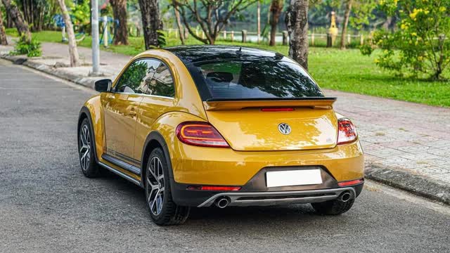 Hàng hiếm Volkswagen Beetle Dune được rao bán sau 5 năm tuổi với giá 1,4 tỷ đồng  - Ảnh 3.