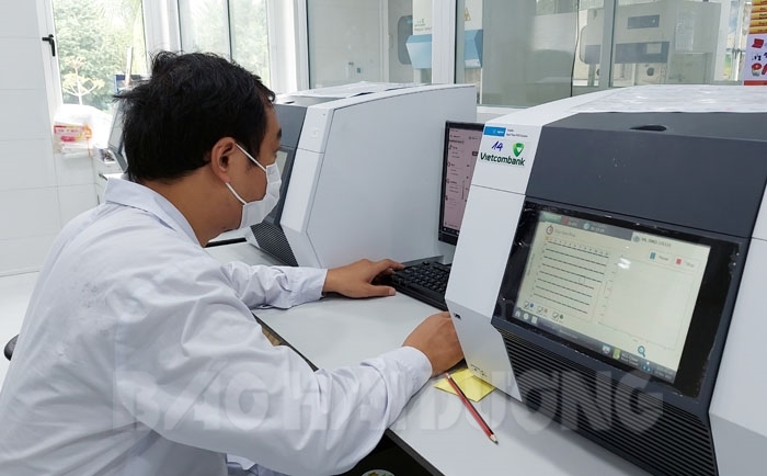Một phụ nữ ở Hải Dương mắc biến chủng mới dù đã tiêm 2 mũi, Hải Phòng xuất hiện Omicron - Ảnh 1. Một phụ nữ ở Hải Dương mắc biến chủng mới dù đã tiêm 2 mũi, Hải Phòng xuất hiện Omicron - Ảnh 1.