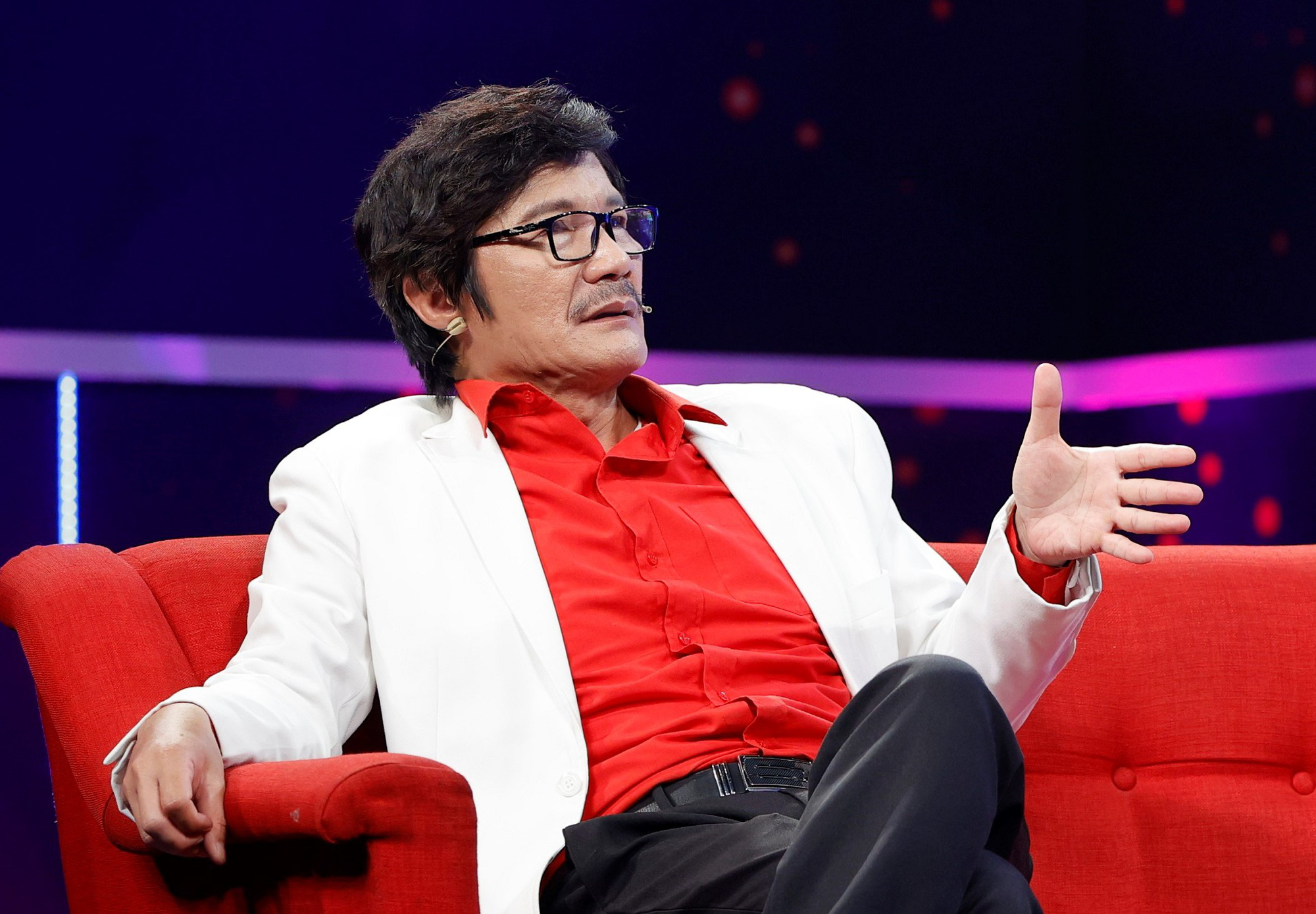 NSƯT C&ocirc;ng Ninh ở tuổi 60: Tất bật lo cơm &aacute;o gạo tiền, hạnh ph&uacute;c b&ecirc;n vợ k&eacute;m 21 tuổi - Ảnh 1.