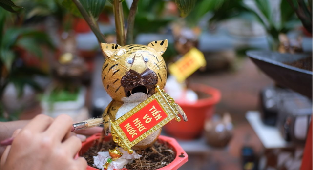 Chiêm ngưỡng dừa bonsai hình hổ thu hút khách trước Tết Nhâm Dần - Ảnh 7.