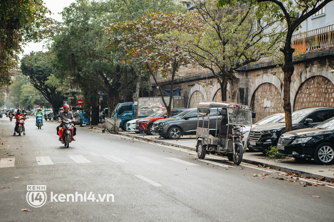 ẢNH: Cận cảnh 5 tuyến phố trung tâm Hà Nội cho phép kinh doanh trên vỉa hè - Ảnh 19.