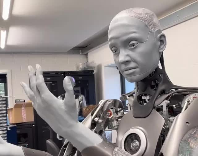 Robot hình người Ameca gây ấn tượng tại CES 2022 - Ảnh 1.