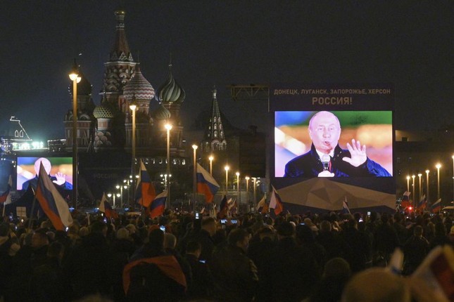 Tổng thống Putin phát biểu tại sự kiện chào mừng 4 vùng lãnh thổ mới sáp nhập Nga - Ảnh 4.