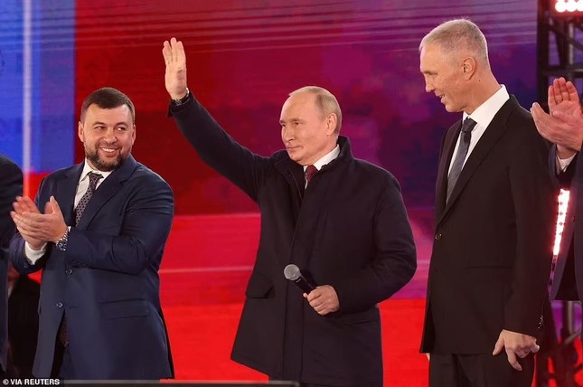 Tổng thống Putin phát biểu tại sự kiện chào mừng 4 vùng lãnh thổ mới sáp nhập Nga - Ảnh 8.