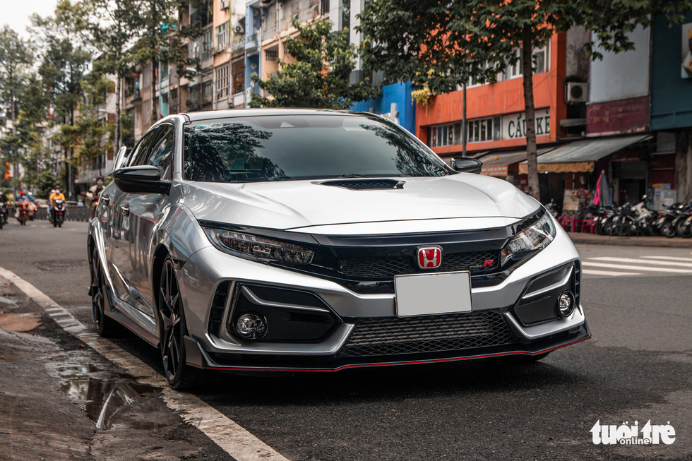 Honda Civic Type R độc nhất Việt Nam của ông Đặng Lê Nguyên Vũ, giá khoảng 4 tỉ đồng - Ảnh 2. Honda Civic Type R độc nhất Việt Nam của ông Đặng Lê Nguyên Vũ, giá khoảng 4 tỉ đồng - Ảnh 2.