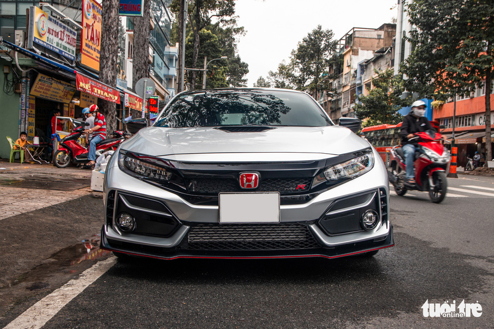 Honda Civic Type R độc nhất Việt Nam của ông Đặng Lê Nguyên Vũ, giá khoảng 4 tỉ đồng - Ảnh 15. Honda Civic Type R độc nhất Việt Nam của ông Đặng Lê Nguyên Vũ, giá khoảng 4 tỉ đồng - Ảnh 15.