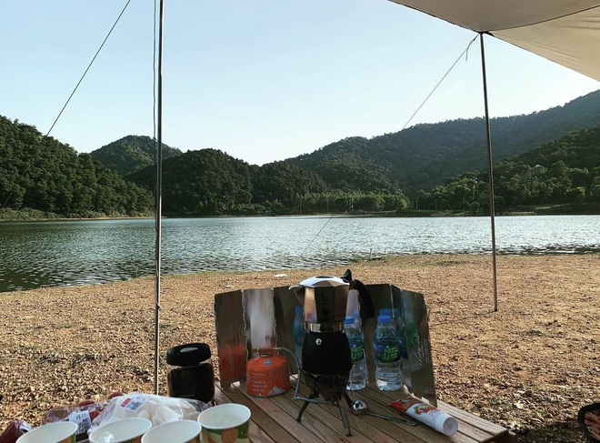 Những hồ nước đẹp ngay gần Hà Nội khiến du khách phải lòng - Ảnh 9. Những hồ nước đẹp ngay gần Hà Nội khiến du khách phải lòng - Ảnh 9.