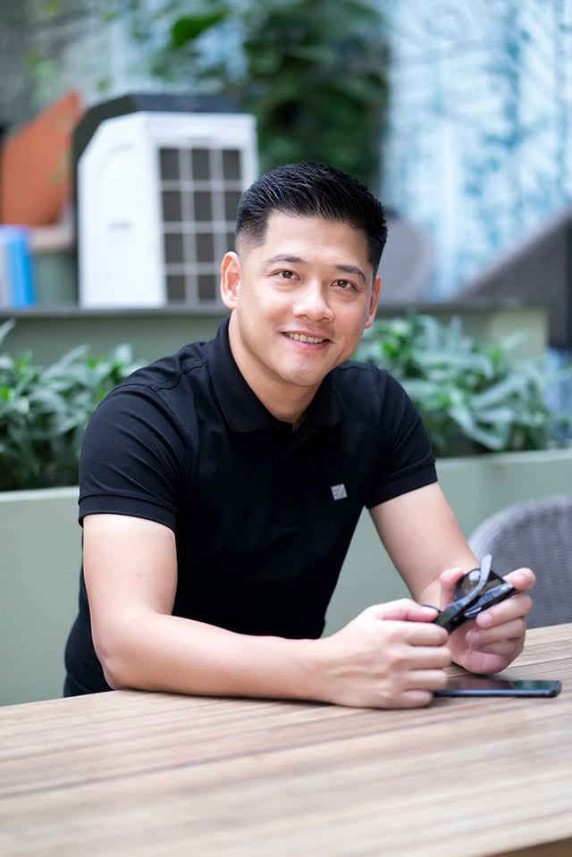 Nam chính hiền nhất của Hoa Cỏ May sau hơn 20 năm: Sự nghiệp thăng tiến nhờ sức mạnh tình thân - Ảnh 7. Nam chính hiền nhất của Hoa Cỏ May sau hơn 20 năm: Sự nghiệp thăng tiến nhờ sức mạnh tình thân - Ảnh 7.